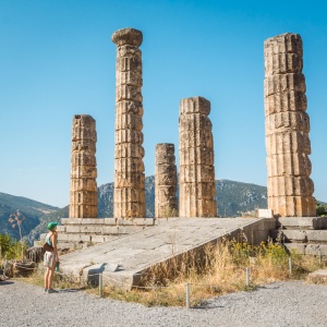apollo-delphi-ruins-greece