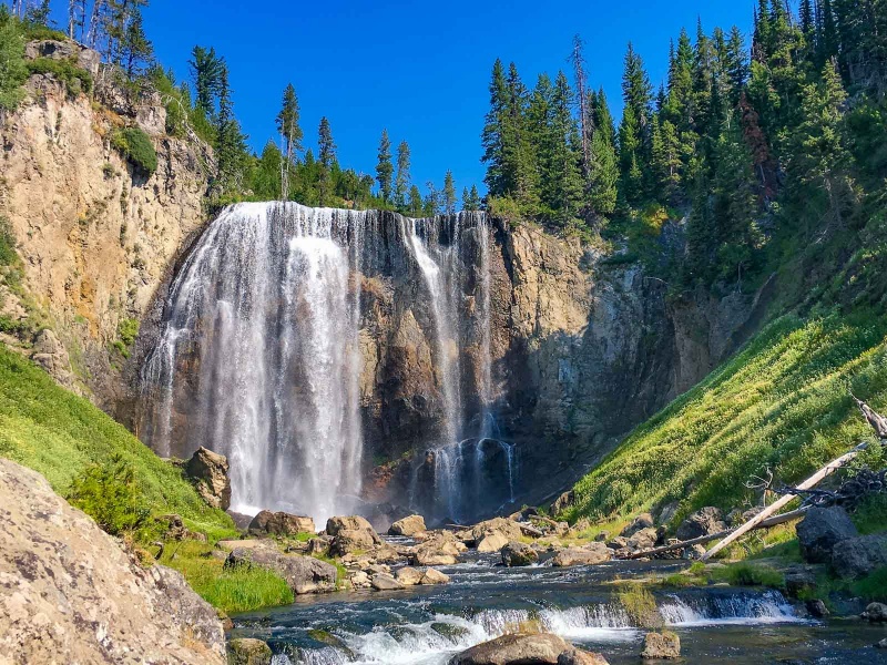 The Best Hot Springs in the USA: Best Hot Springs in America: Dunanda Falls Hot Springs, Wyoming photo by Longest Bus Rides