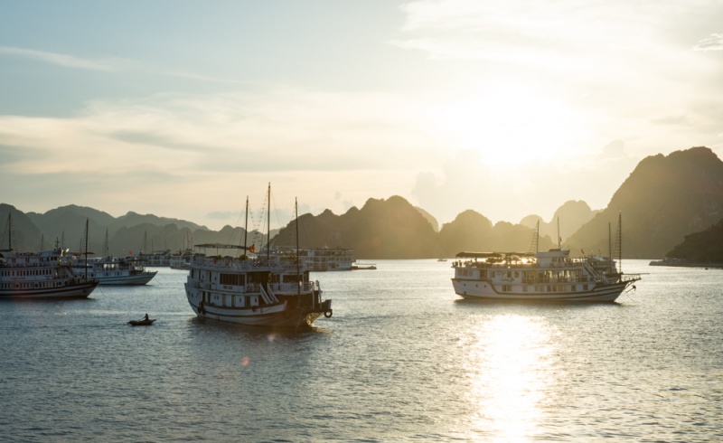 Choose the Best Halong Bay Cruise: Sunset