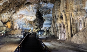 Paradise Cave in Phong Nha-Ke Bang National Park, Vietnam