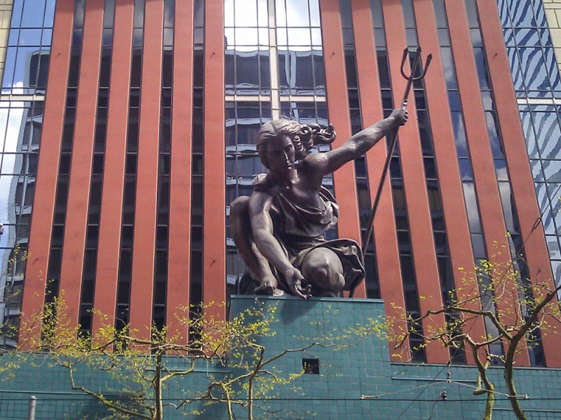 Portland, Oregon: Weird & Unusual Things To Do - Portlandia Statue