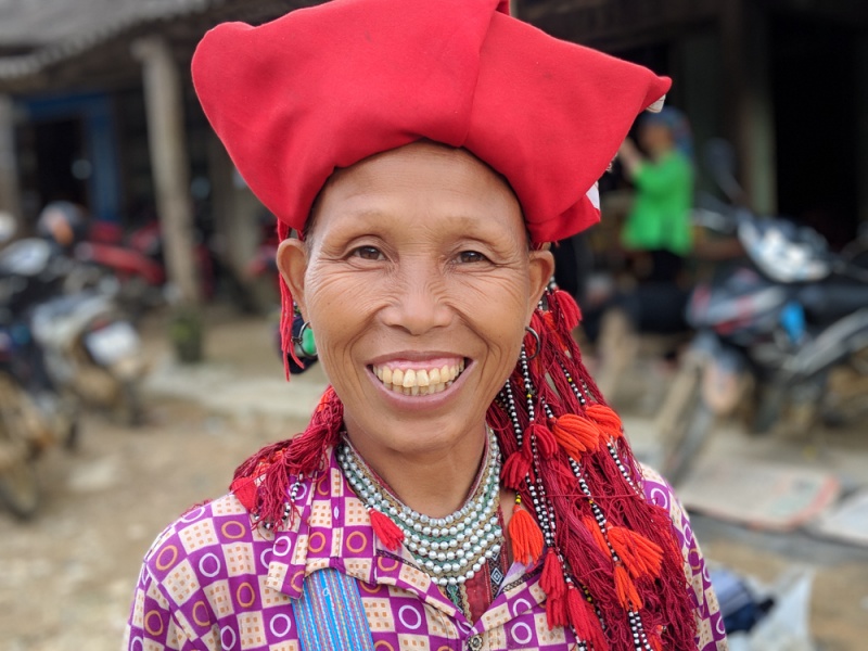 Trekking in Sapa, Vietnam: Sapa Trekking: Smiling Dao lady in Giang Ta Chai village
