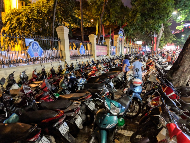 Things to Know Before Visiting Vietnam: Typical sidewalk in Hanoi
