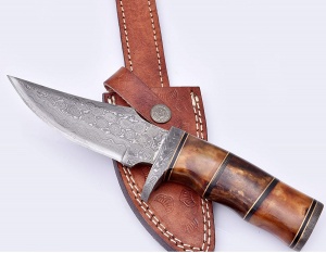 Perfect Outdoor Gift Ideas for Women Ladies who Love the Outdoors: Camping Knife and Leather Sheath