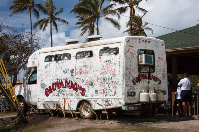 Things to do on the North Shore, Oahu, Hawaii: Giovanni's Garlic Shrimp Truck