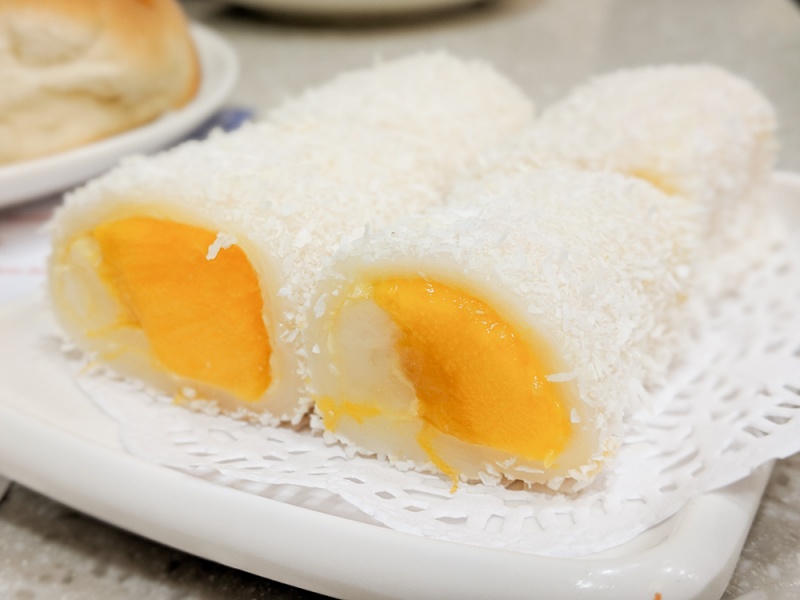 Best Cheap, Inexpensive Dim Sum Restaurants in Hong Kong: Mango Custard Rolls at One Dim Sum, Mong Kok