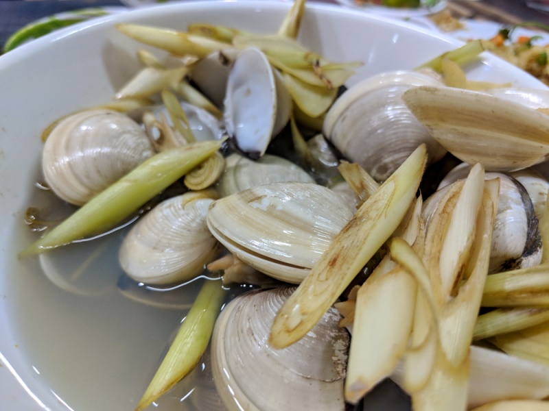 How to Order and Eat Snail, Shellfish, and Seafood in Vietnam: Clams Steamed with Lemongrass - Ngheu Hap Sa