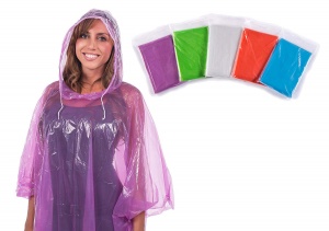 WhWhat to Pack for a Trip to Portland Oregon: What to Wear in Portland: Clear Harbour Rain Poncho