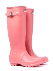 What to Pack for a Trip to Portland Oregon: What to Wear in Portland: Hunter Rain Boots Pink