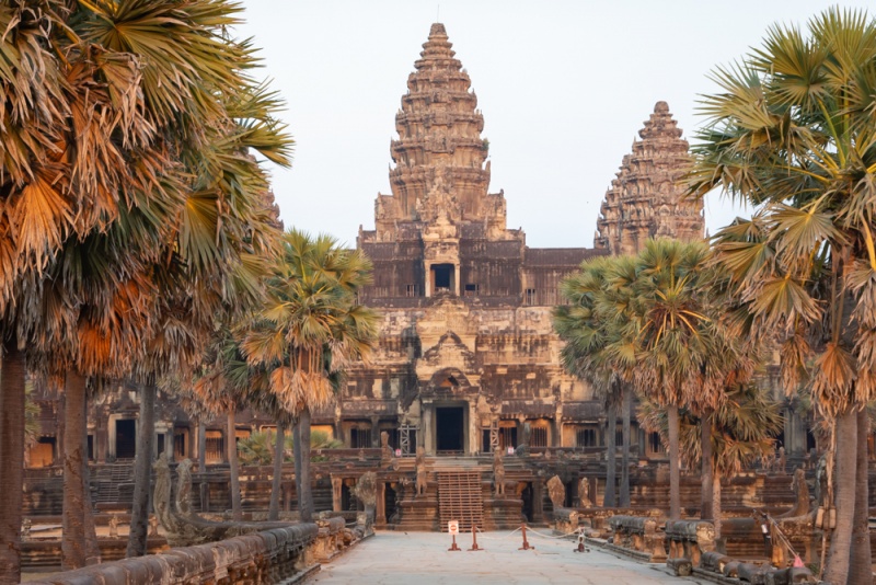 Angkor Wat Small Circuit Tour: Entrance to Angkor Wat