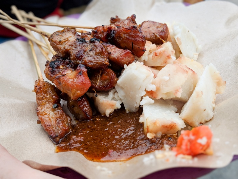 Best Things to do in Canggu, Bali: Eat Satay