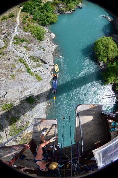 Best Things to do on New Zealand's South Island: Bungee Jumping Kawaru Bridge, Queenstown