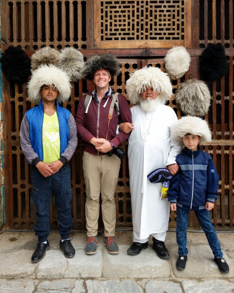 Tips for Visiting Uzbekistan & Things to Know: Taking Photos with Locals