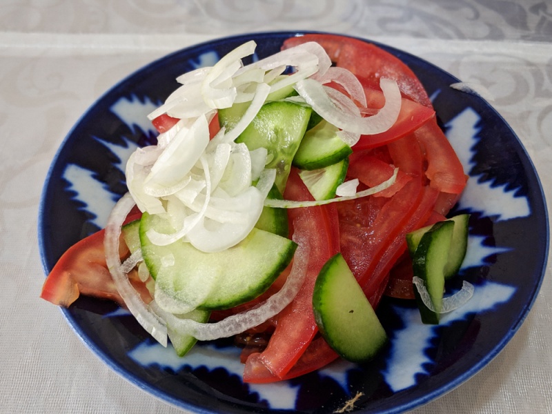 Uzbekistan Food - Best Local Uzbek Dishes to Try: Achichuk Tomato, Cucumber, Onion Salad