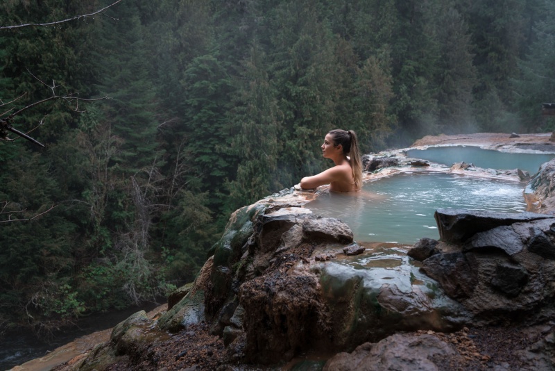 The Best Hot Springs in the USA: Best Hot Springs in America: What to Pack for the Hot Springs: Umpqua Hot Springs, Oregon by Travels of Sophie