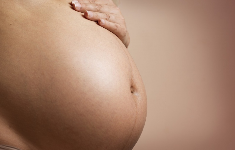 Things That You Should Never Say to a Pregnant Woman: You're About to Pop!