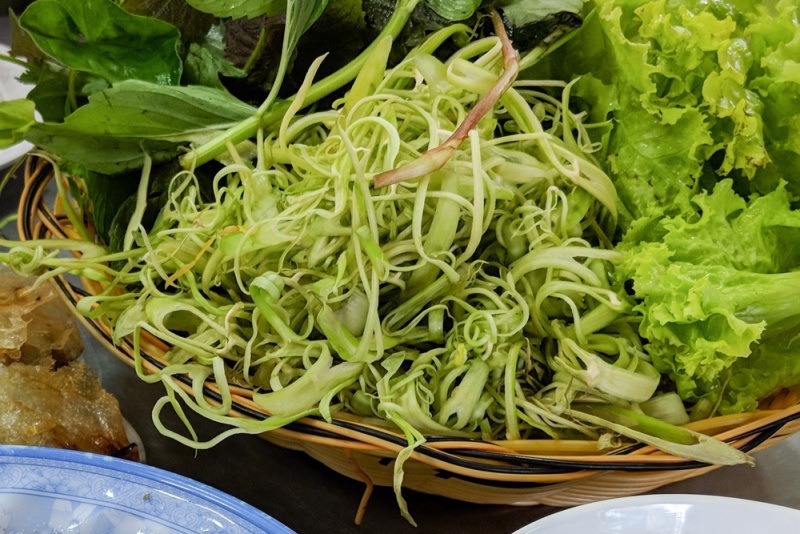 Vietnamese Herbs: Shredded Water Spinach (Rau Muống)