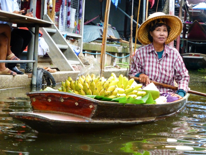 Things to Know About Thailand: Bargaining with Vendors