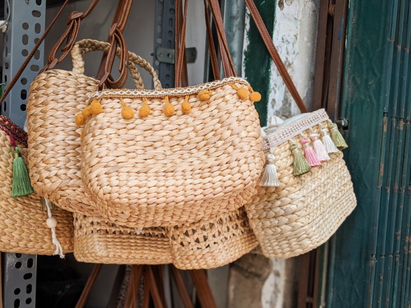 Shopping in Vietnam (What to Buy in Vietnam): Straw Purses & Bags