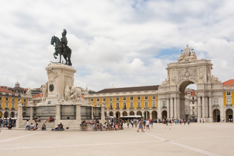 Best Walking Tour in Lisbon, Portugal (Praca de Comercio)