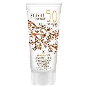 Best Travel Beauty Products: Reef-Safe Mineral Sunscreen by Australian Gold