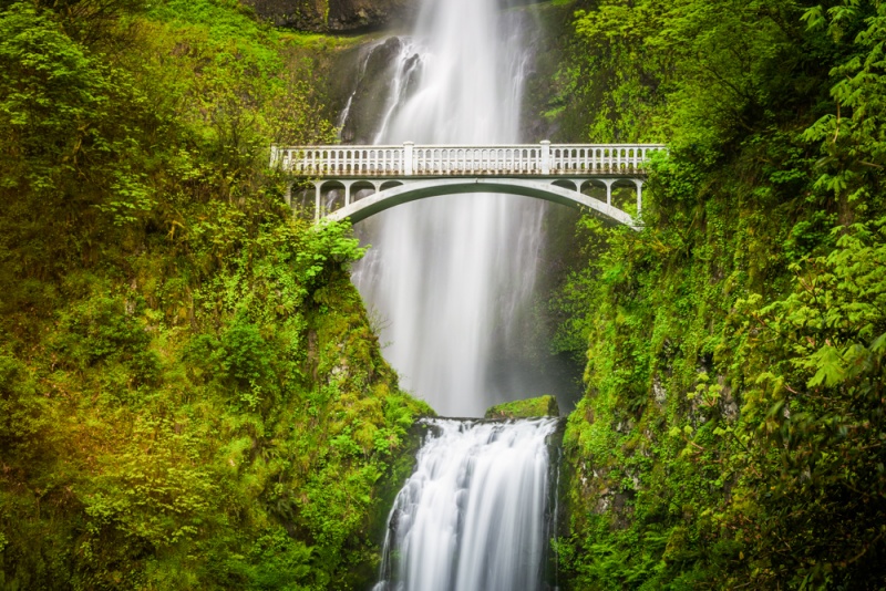 Portland Sightseeing: Best Portland Day Trips (Multnomah Falls)