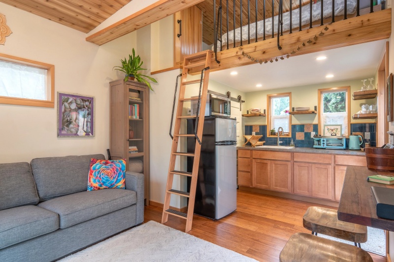 Portland, Oregon - Unique Airbnbs: Mallory Tiny House