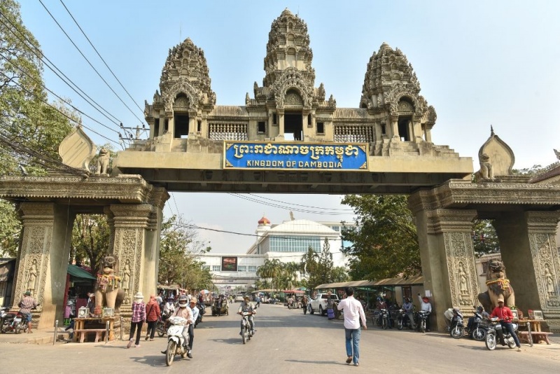 Bangkok to Siem Reap (Angkor Wat): Cambodia-Thailand Border