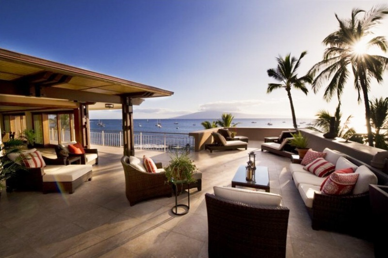 Best Maui Vacation Rentals in Lahaina: Luxury Oceanfront Rooftop Penthouse