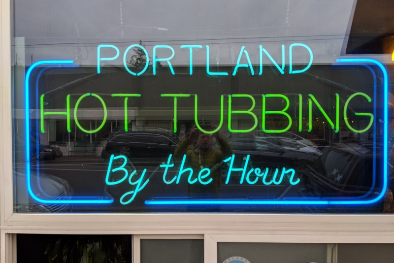 What to do in Portland, Oregon: Tub and Tan