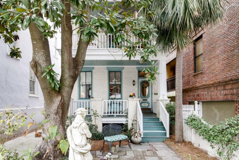 Unique Charleston Airbnbs: Ruby Bell