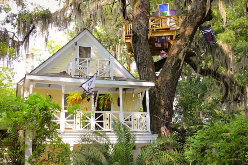 Unique Savannah Airbnbs: Diamond Oaks Skylight Suite