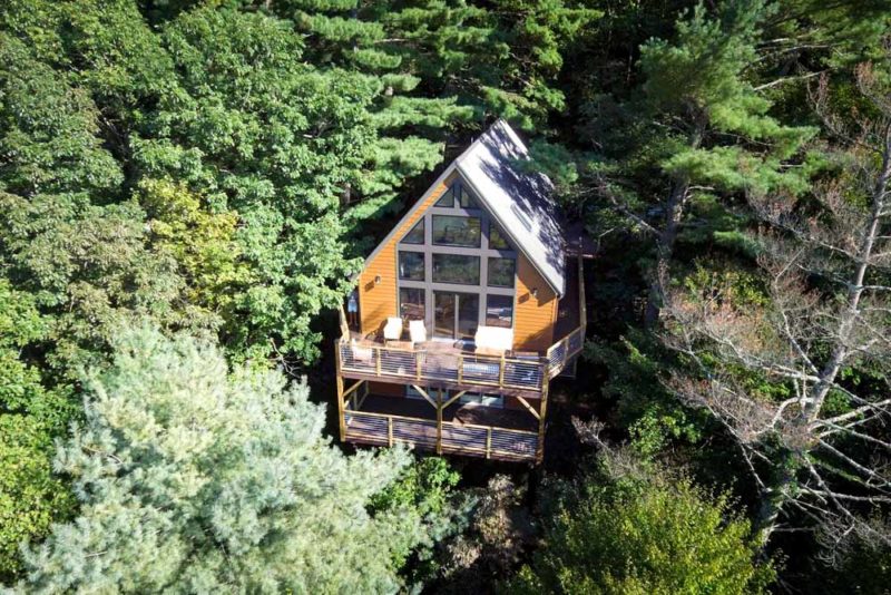 Best Airbnbs in Asheville, North Carolina: Mountaintop Lodge