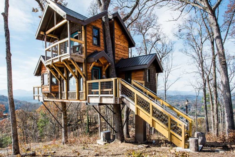 Best Airbnbs in Asheville, North Carolina: Treehouses of Serenity