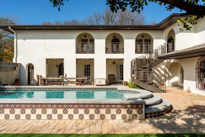Best Austin Airbnbs & Vacation Rentals: Casa Cartel