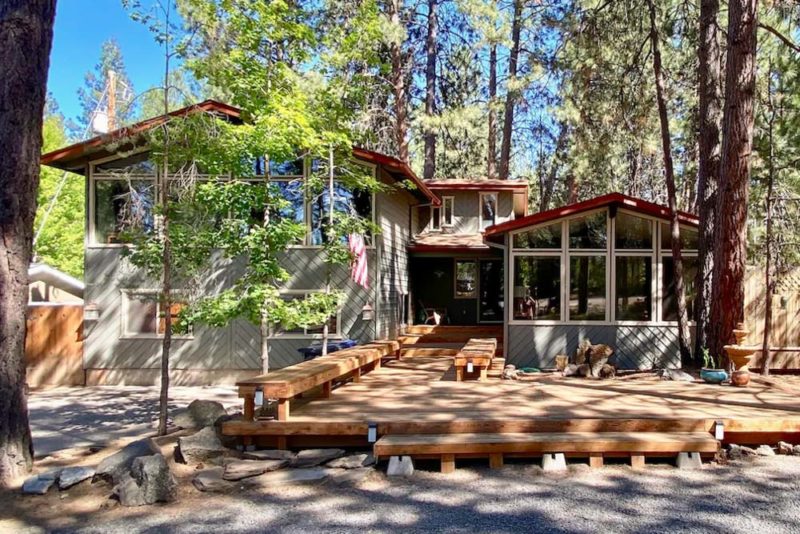 Best Bend Airbnbs & Vacation Rentals: Sunny Pine Lodge