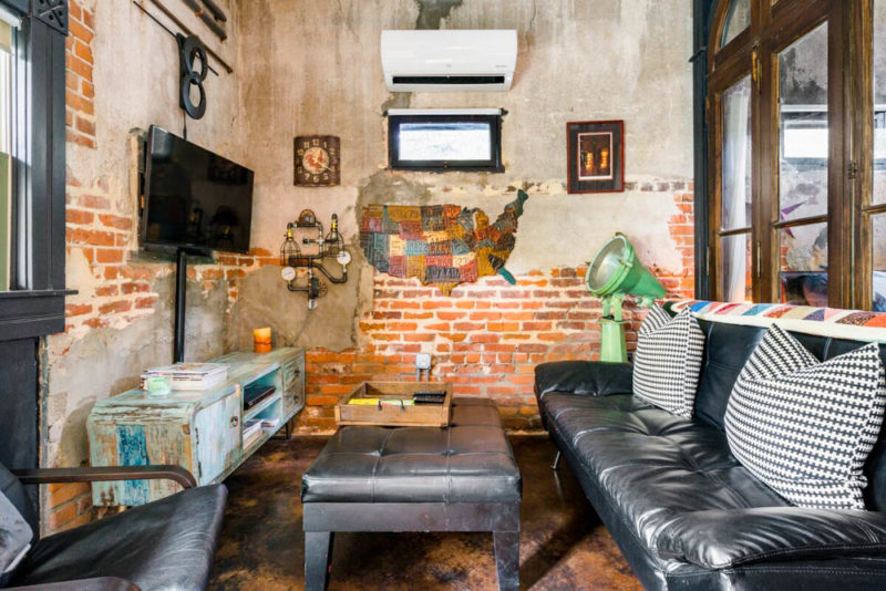 Cool Airbnbs in Denver, Colorado: Historic Carriage House