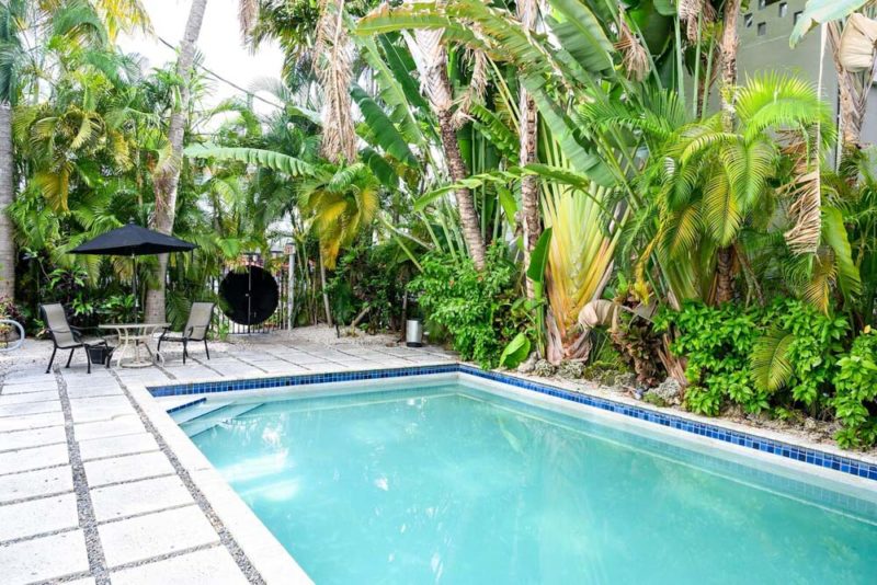 Unique Airbnbs in South Beach, Miami: Chic Apartment