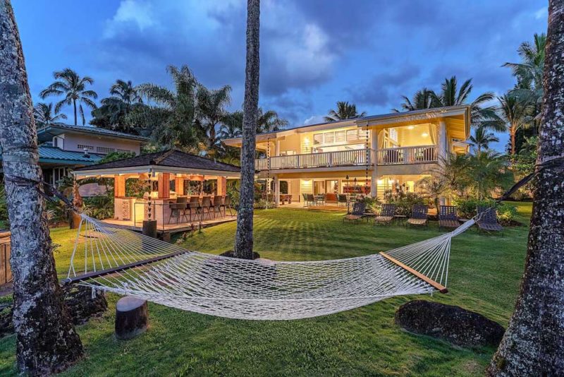 Airbnb Hanalei Bay Vacation Homes & Rentals: Gorgeous Beachfront Estate