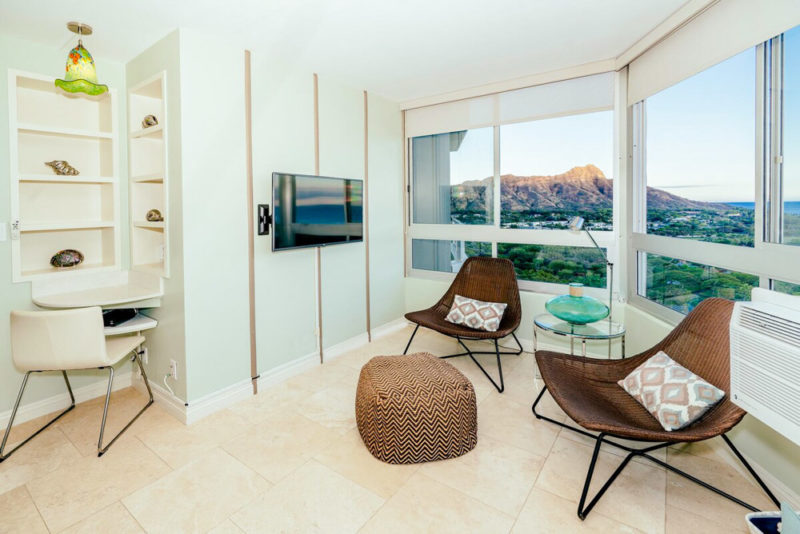 Airbnb Waikiki Beach Vacation Home & Rental: Diamong Head Vista