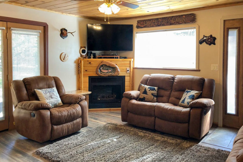 Airbnb Yellowstone National Park: Vacation Homes & Rentals: Uncle Tom's Cabin