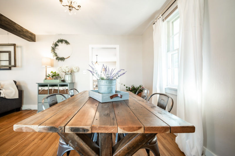 Cool Airbnbs in Colorado Springs: Historic Farmhouse