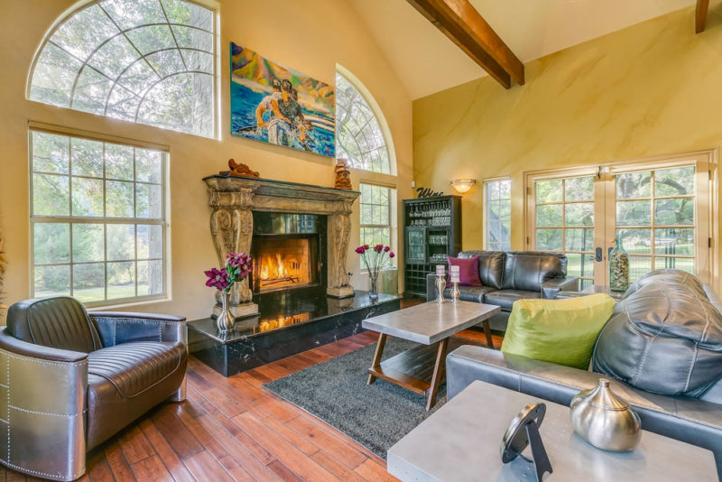 Cool Ojai Airbnbs & Vacation Rentals: Rincon Oaks