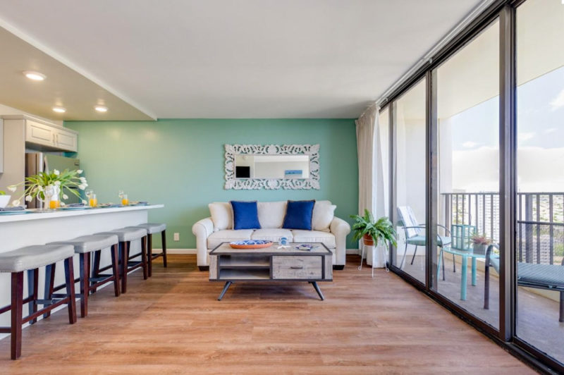 Cool Waikiki Airbnbs & Vacation Rentals: Colorful Condo with Diamond Head View