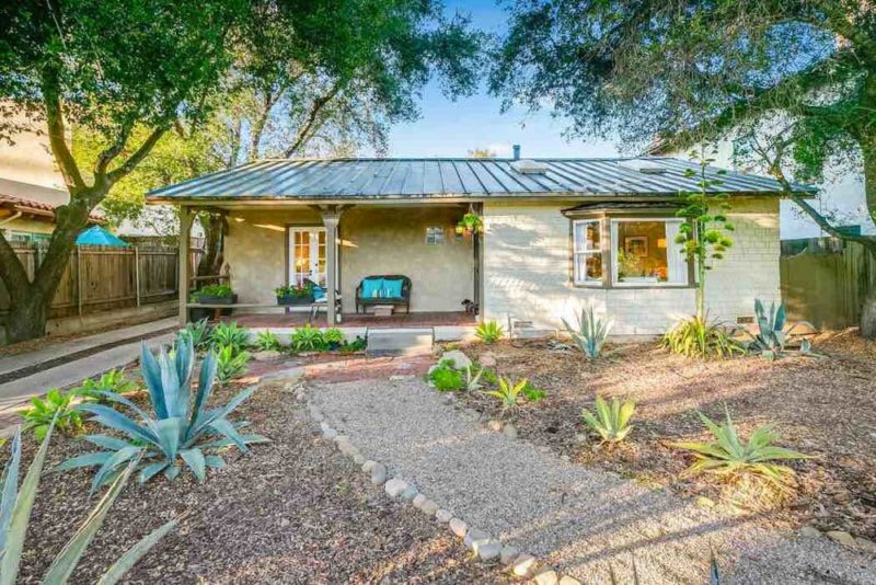 Ojai Airbnb Vacation Homes: Downtown Cottage