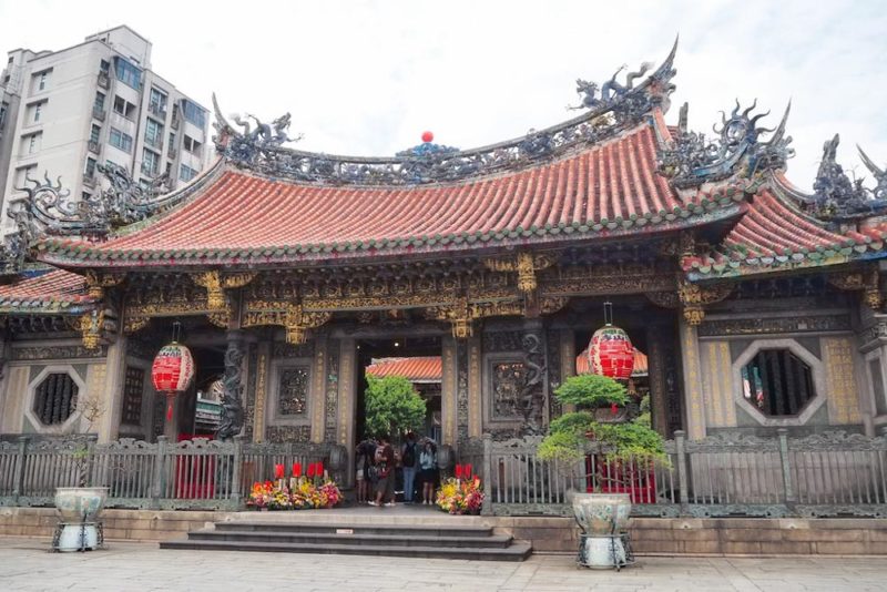 Things to do in Taipei, Taiwan: Lungshan Temple