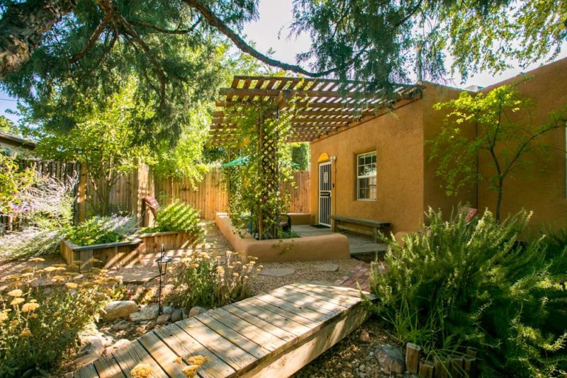 Airbnbs in Albuquerque, New Mexico Vacation Homes: Nob Hill Casita