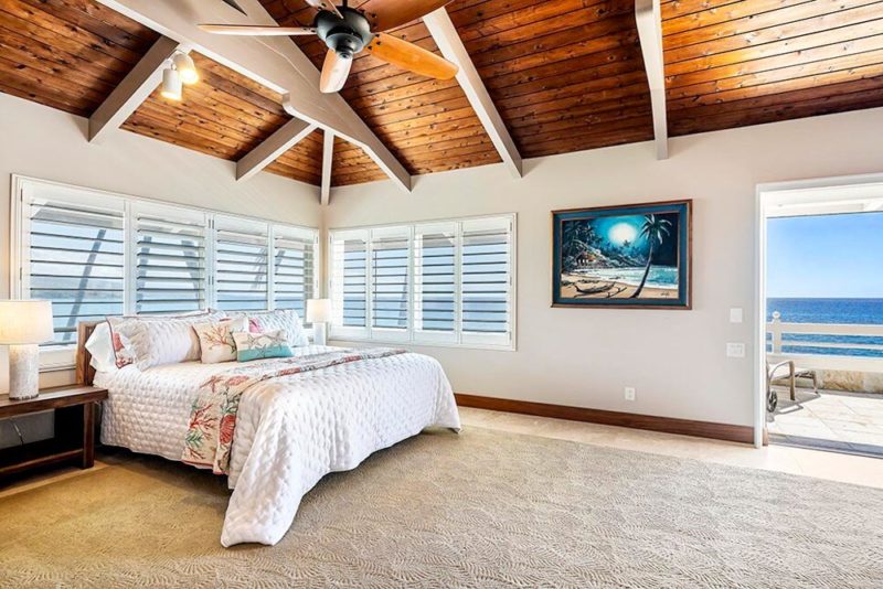 Airbnbs in Kona, Hawaii Vacation Homes: Private Oceanfront Villa
