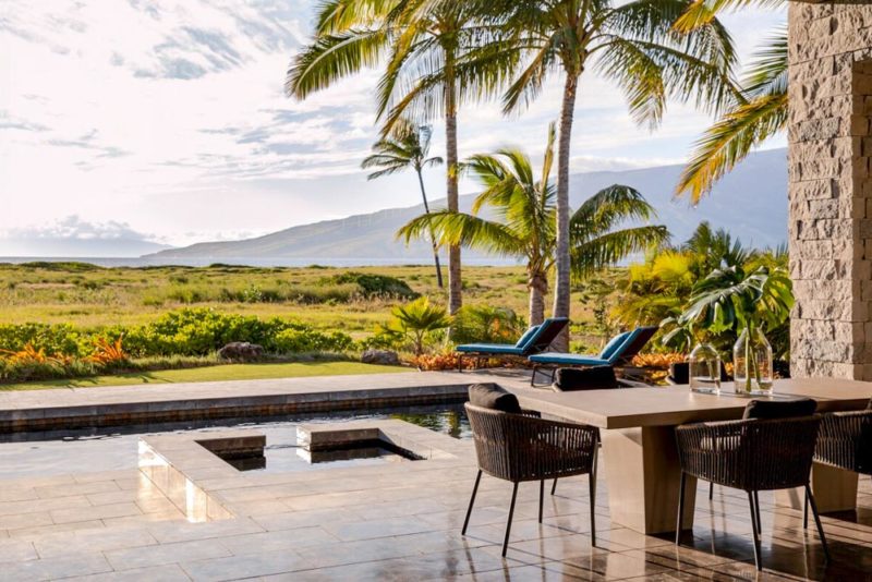 Airbnbs in Maui, Hawaii Vacation Homes: Modern Beachfront Villa