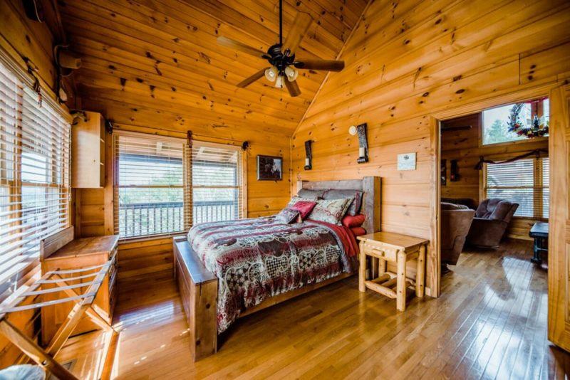 Airbnb Smoky Mountains National Park Vacation Home: Secluded Cabin